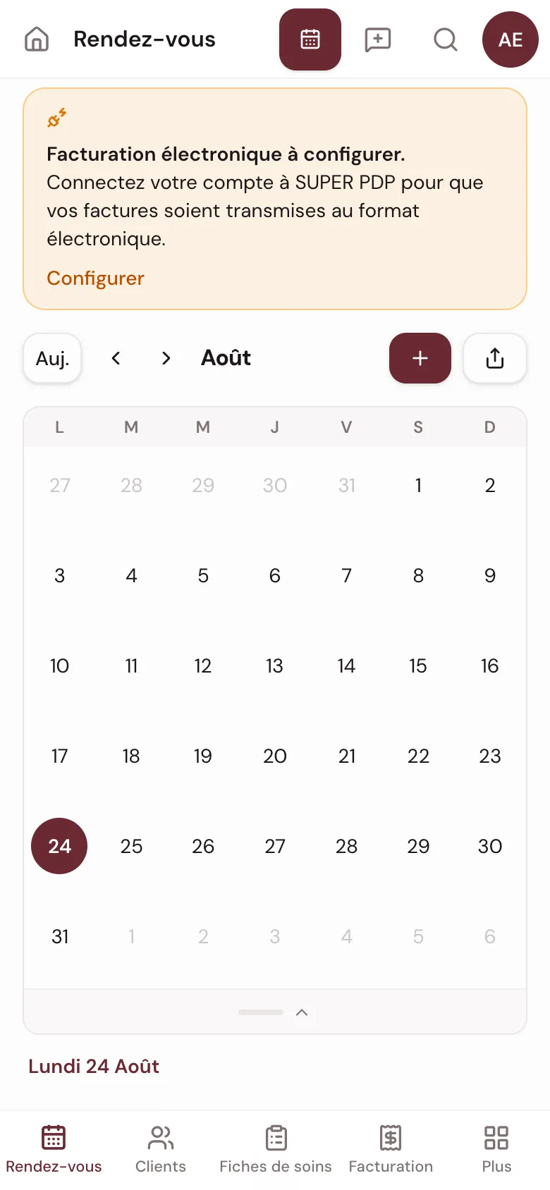La vue du jour sur téléphone, avec le bandeau de la semaine au-dessus des cartes